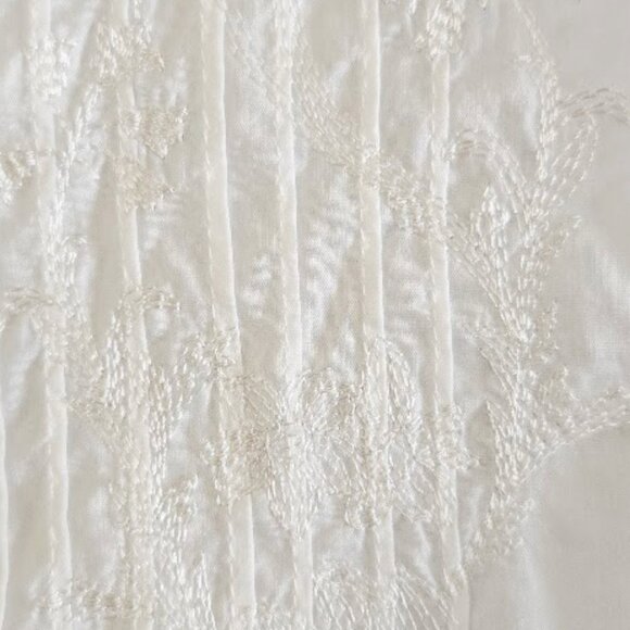 Kruger white Dirndl blouse sz US 14/16 EU 48 beautiful stitching & ruffled trim - Picture 4 of 5